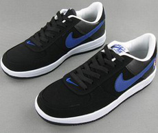 耐克标志为蓝色的黑色仿耐克内增高鞋